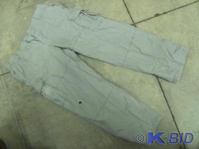 lot 56 image: Grey GUIDE GEAR Flannel-Lined Cargo...