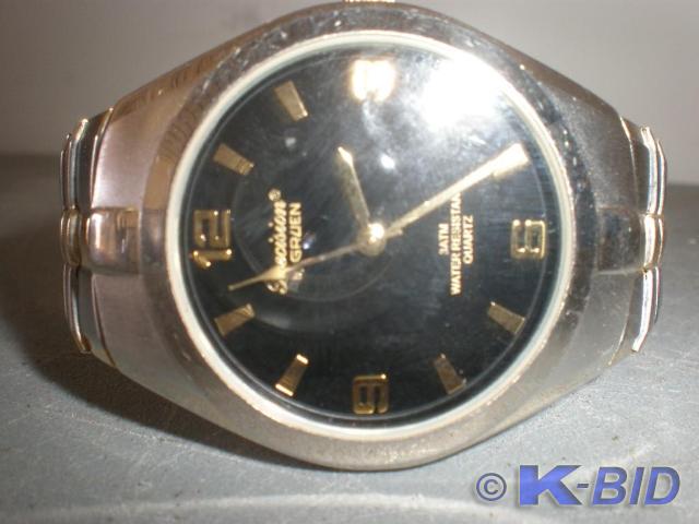 Quartz watch.