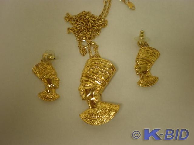 Gold necklace with matching earring...