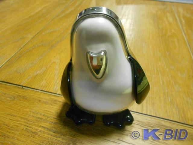 lot 25 image: Hasbro Tiger 2006 &nbspIPod Pengui...