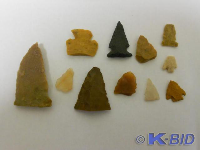 lot 106 image: Multiple&nbspsized and colored arr...