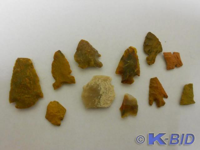 lot 107 image: Multiple&nbspsized and colored arr...