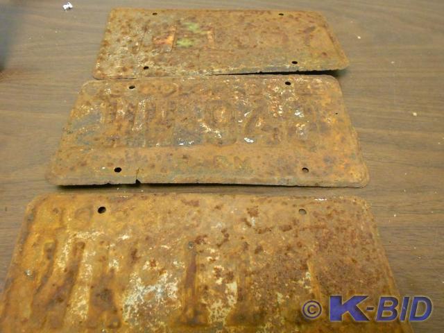 lot 12 image: Set of 3 rustic Colorado plates .