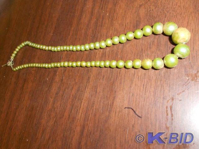 lot 59 image: Lime green stringed beaded Necklace...