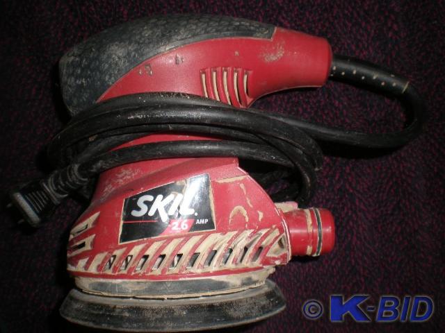 lot 11 image: Skil 2.6 AMP palm sander.