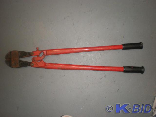 lot 20 image: 30 inch long Bolt Cutter.