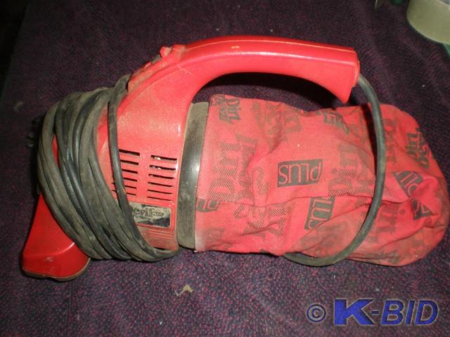 lot 50 image: Dirt Devil Plus hand held vacume.