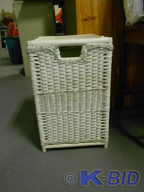 White wicker close hamper.