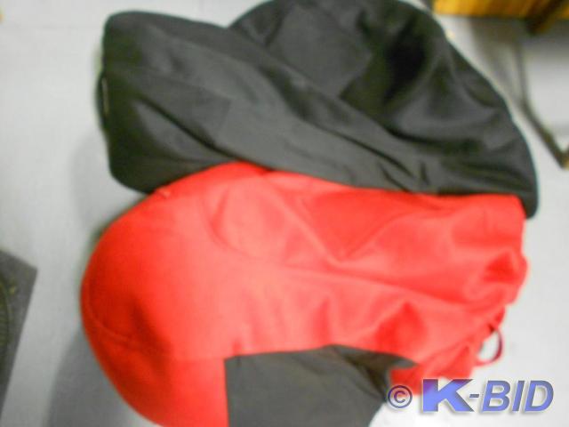 2 Bean bags, Red and Black.