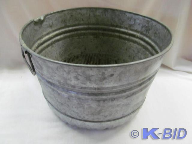 lot 101 image: Metal Feed Bucket