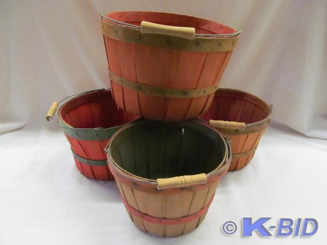 lot 104 image: 4 Small Wood Baskets