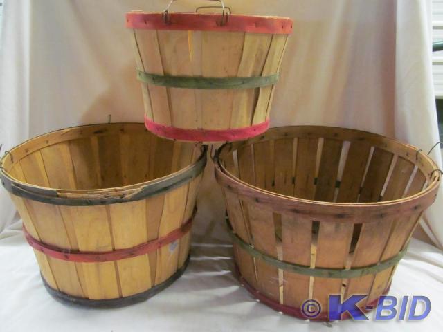 lot 106 image: Large Wood Basket and 1 Med Wood Ba...