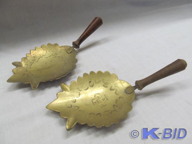 lot 116 image: 2 Footed Brass Dishes of Some Sort