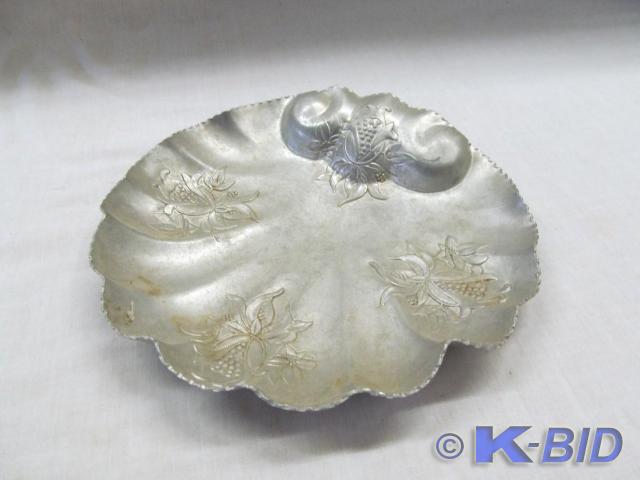lot 119 image: Aluminum Dish - Shell Design