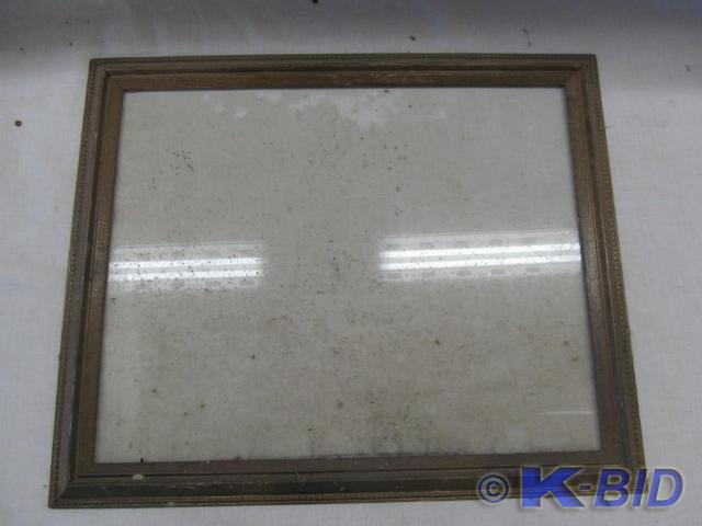 lot 146 image: Vintage Picture Frame with Glass 23...