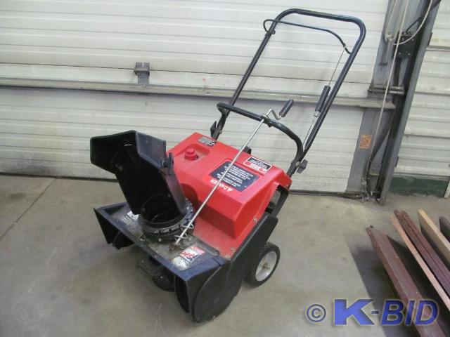 lot 180 image: Murray Snow Thrower