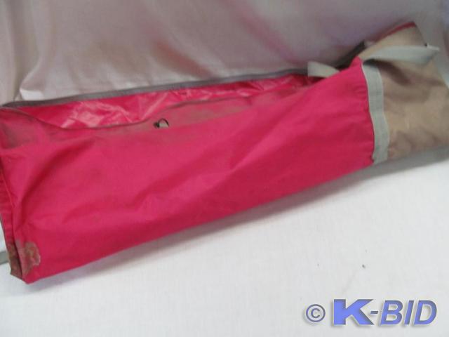 lot 185 image: Ski Bag with Broken Zipper
