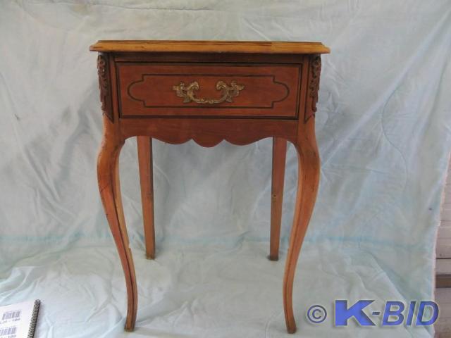 lot 191 image: Vintage Hall Table 29H x 20W
