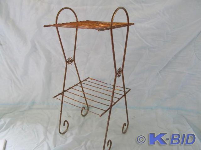 lot 193 image: Metal Plant Stand 27T