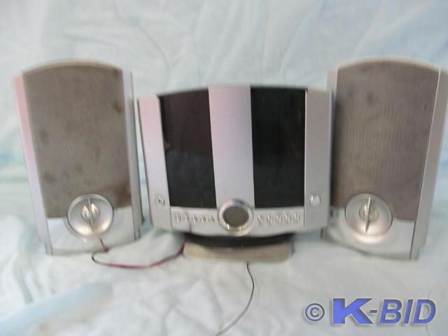 lot 203 image: Durabrand Alarm Clock Radio and CD ...