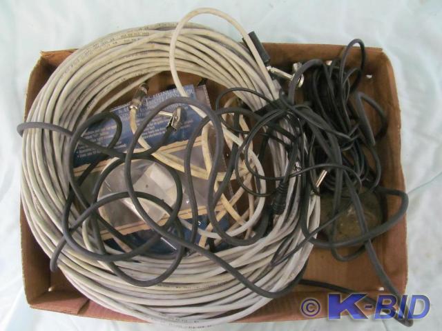 lot 207 image: Box of Various Cables