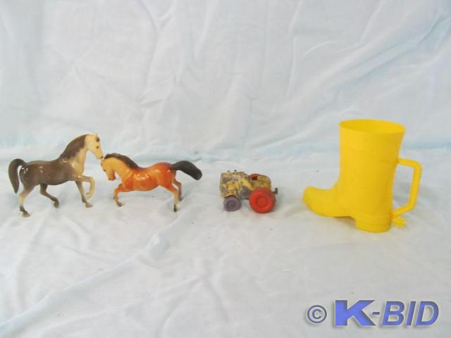 lot 215 image: Vintage Toys - Cast Tractor, 2 Smal...