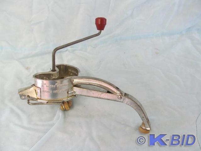 lot 216 image: Vintage Salad Maker - Mouli Product