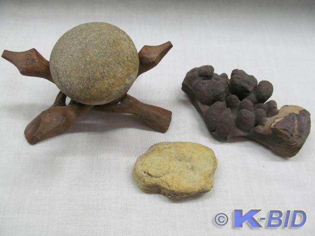 lot 26 image: Fossil Rocks and Stand with Round R...