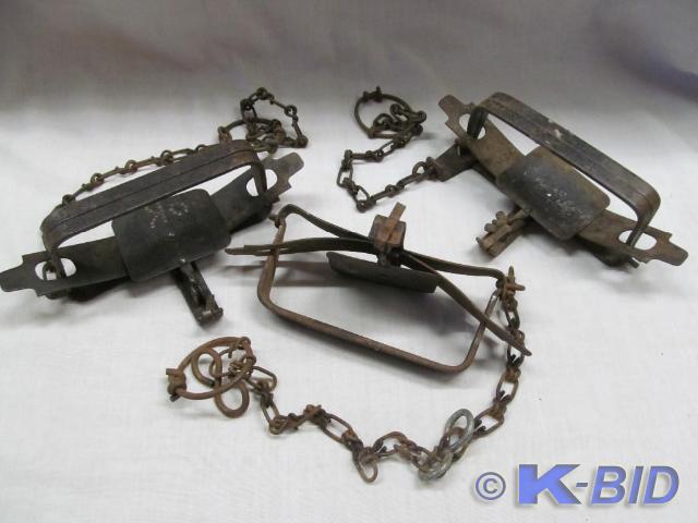 lot 43 image: Large Metal Traps (3)
