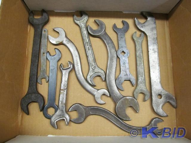 lot 5 image: Assortment of Vintage Wrenches