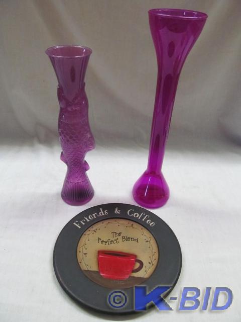 lot 55 image: 2 Plastic Party Drink Cups 16 and ...