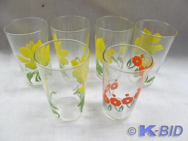 lot 57 image: 6 Flower Water Glasses