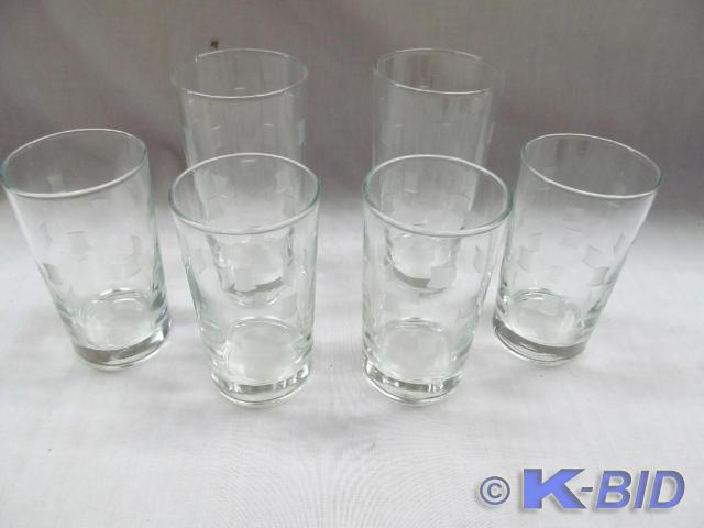 lot 58 image: 6 Etched Glass Water Glasses, 2 Siz...