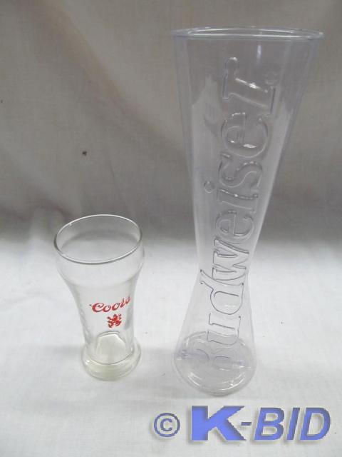 lot 59 image: 1 Coor Beer Glass 5 12T and 1 Pla...