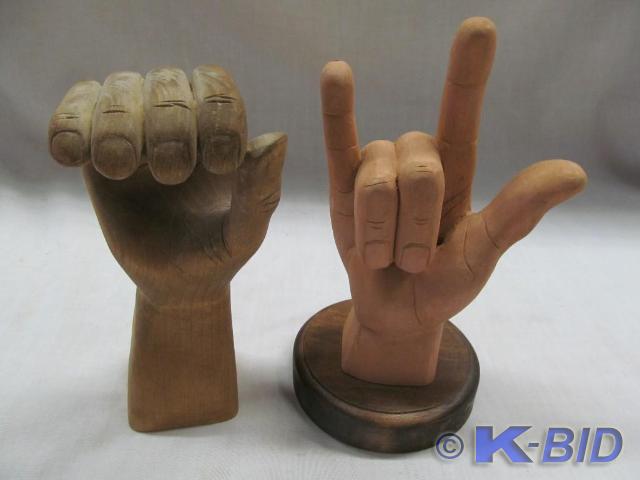 lot 69 image: 7T Hand Wood Carvings , Hand Craft...