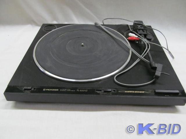 lot 9 image: Pioneer Turntable - Auto Return PL-...