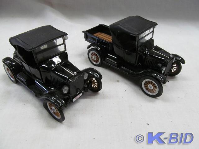 lot 97 image: 1925 Ford Model T Toy Cars 4 and 4...
