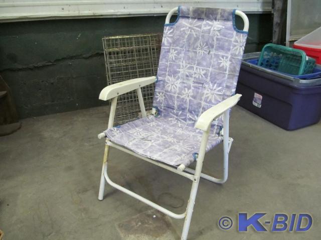 lot 104 image: Lawn Chair