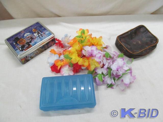 lot 116 image: Tin, Leis, pen box, make up bag al...