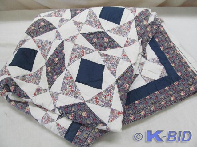 lot 122 image: Hand made Quilt 80 x 160 approx