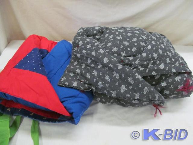 lot 131 image: 2 Blankets folded into Pillows