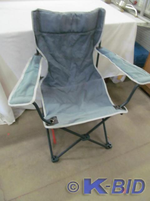 lot 137 image: Lawn Chair - fold up