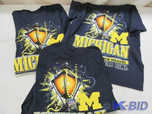 lot 174 image: 3 College Sport T-shirts Youth 2 - ...