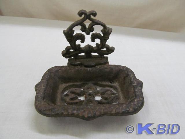 lot 176 image: Cast Iron Soap dish