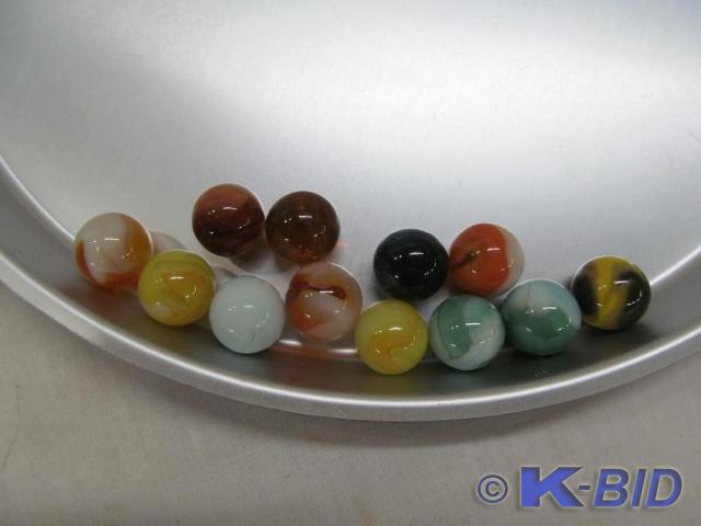 lot 191 image: Vintage Marbles 58
