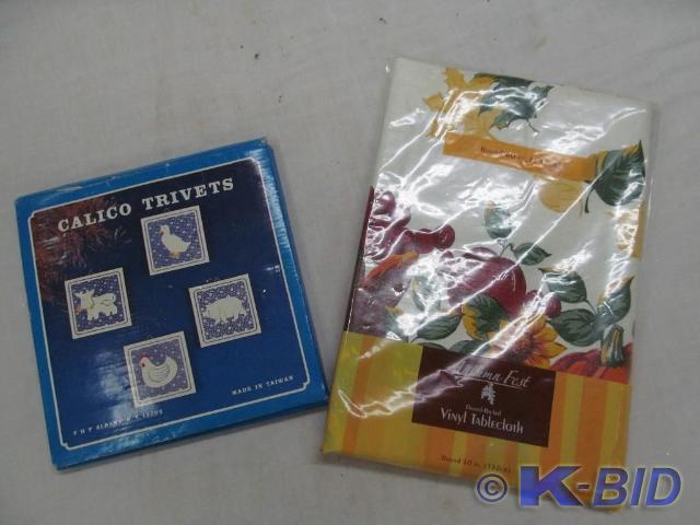lot 198 image: Calico Trivets -- Round 60 vinyl A...