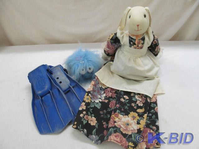 lot 206 image: Bunny Plunger Cover - talking furbi...