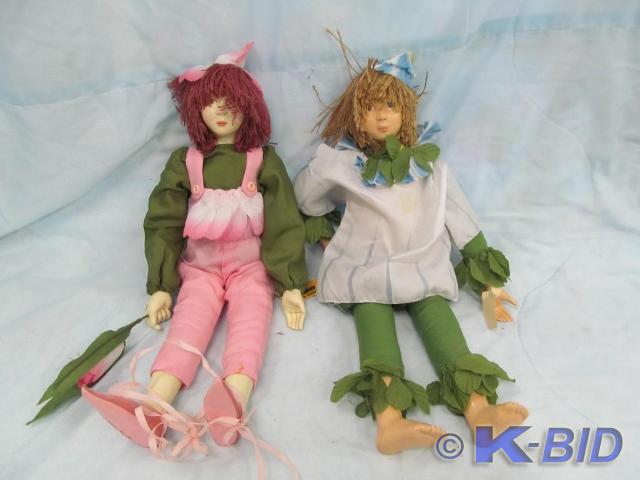 lot 39 image: 2 hand crafted Dolls, 19 long