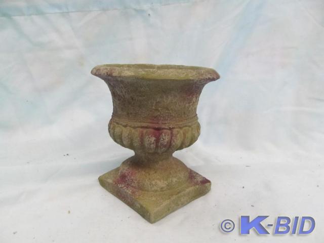 lot 61 image: Planter 6 high Wilco Imp, Inc.
