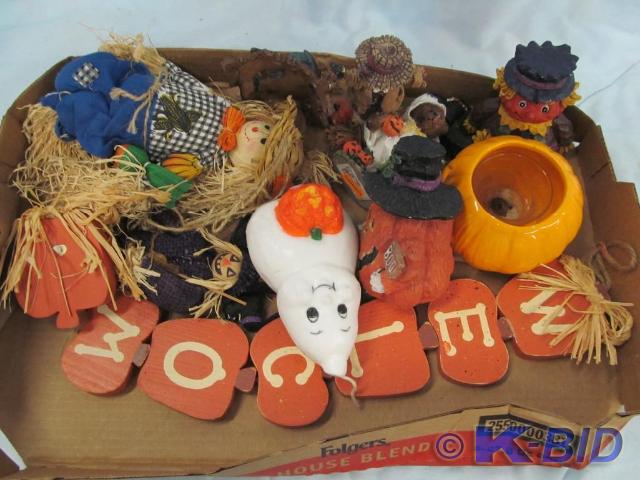 lot 66 image: Fall Decor